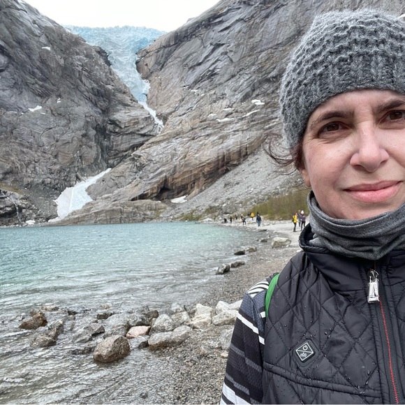 Hi Meet your Posher, Nicole - Picture 6 of 8